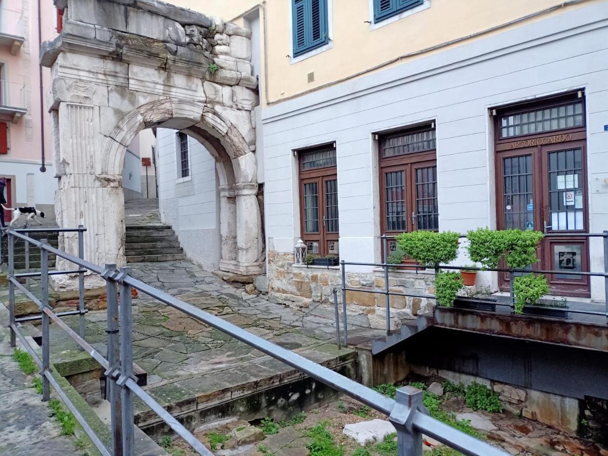 Richard'S Bow House Villa Trieste Bagian luar foto